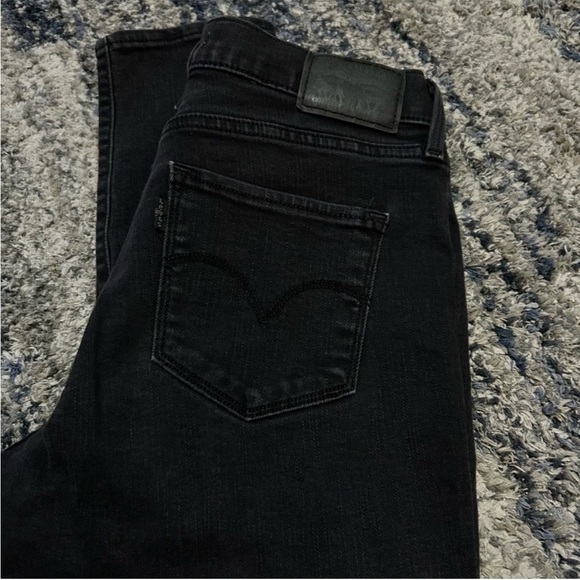 Like New Levi's 311 Shaping Skinny Jeans 28 Long Black Denim Tall Inseam - Picture 6 of 9